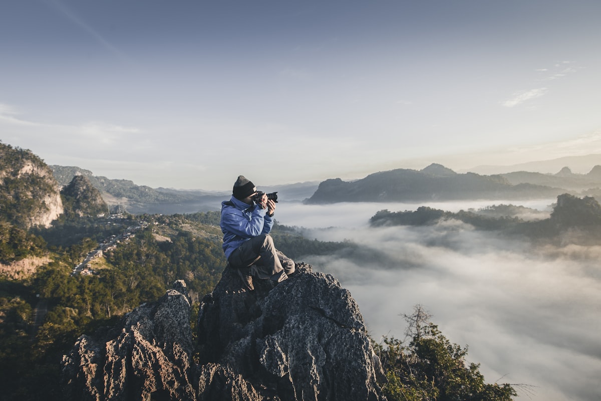 Professional Photos vs Stock Images: What Works on Business Websites